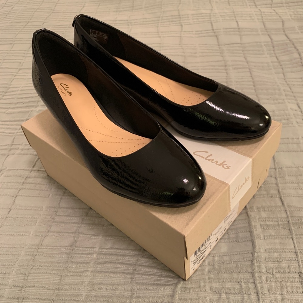 Clark’s black patent wedge